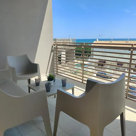 Homiday - Elea Apartment Pineto