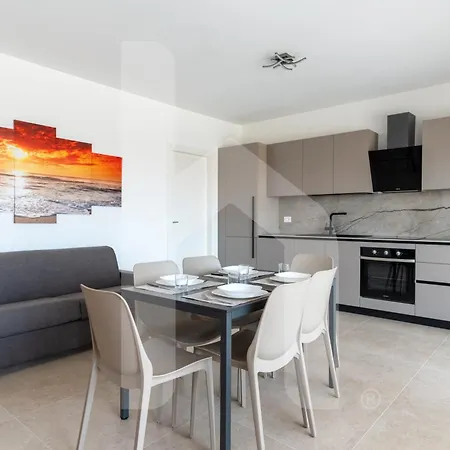 Homiday - Elea Apartamento Pineto