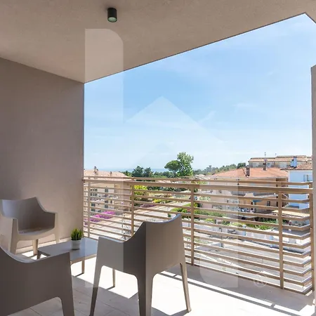 Homiday - Elea Apartamento Pineto