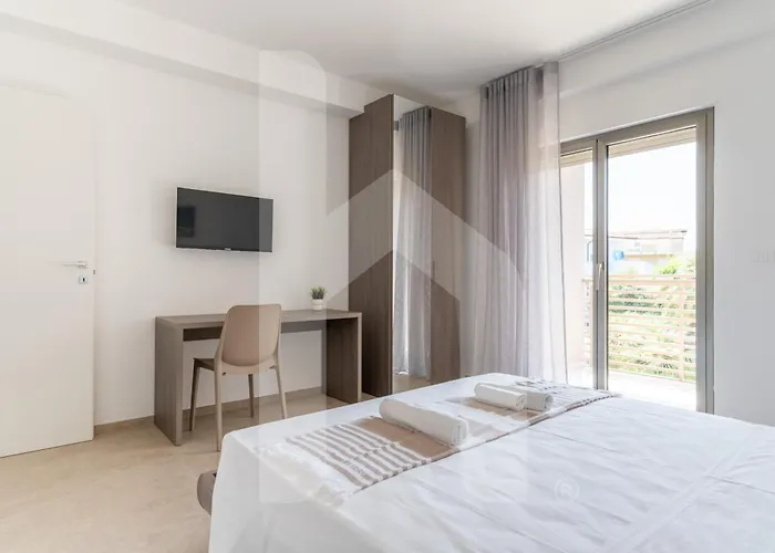 Homiday - Elea * Pineto