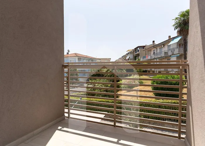 Homiday - Elea Apartamento Pineto