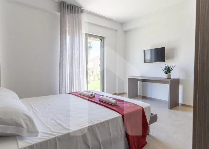 Апартаменты Homiday - Elea *