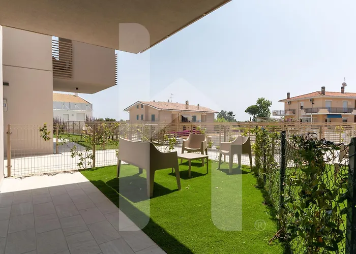 Homiday - Elea Apartamento Pineto