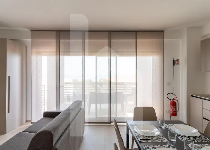 Homiday - Elea * Pineto